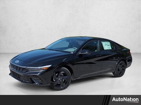 New 2026 Hyundai Elantra SE FWD image 1