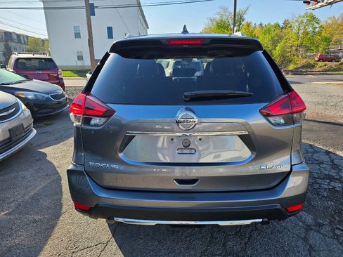 Used 2018 Nissan Rogue SL w/ Premium Package AWD/4WD image 6