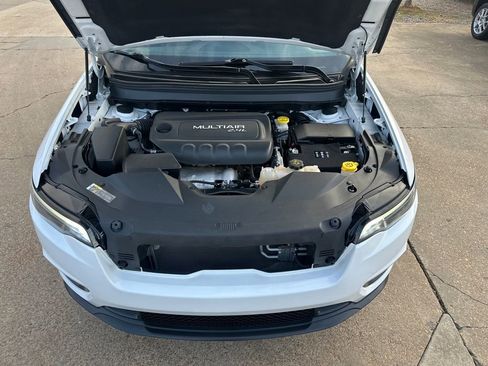 Used 2019 Jeep Cherokee Latitude Plus image 24