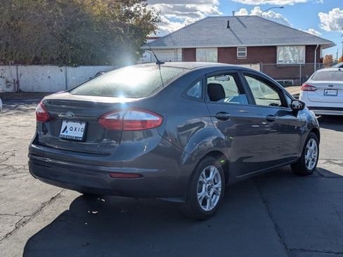 Used 2015 Ford Fiesta SE image 3