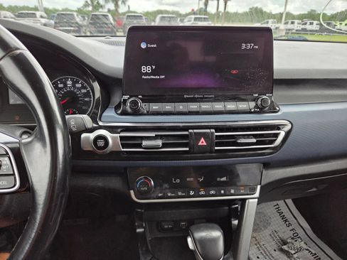 Used 2022 Kia Seltos S FWD image 9