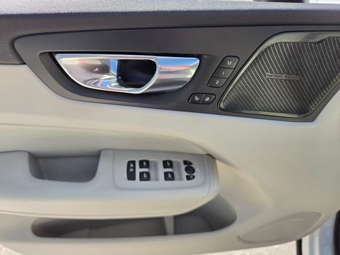 Used 2022 Volvo XC60 B5 Inscription w/ Climate Package FWD image 23