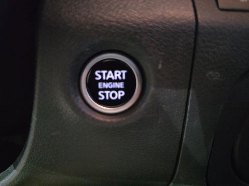 Used 2025 Nissan Frontier SV RWD image 16