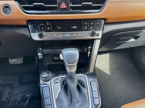 Used 2024 Kia Seltos EX FWD image 11