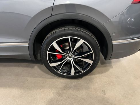 Used 2022 Volkswagen Tiguan SEL R-Line image 42