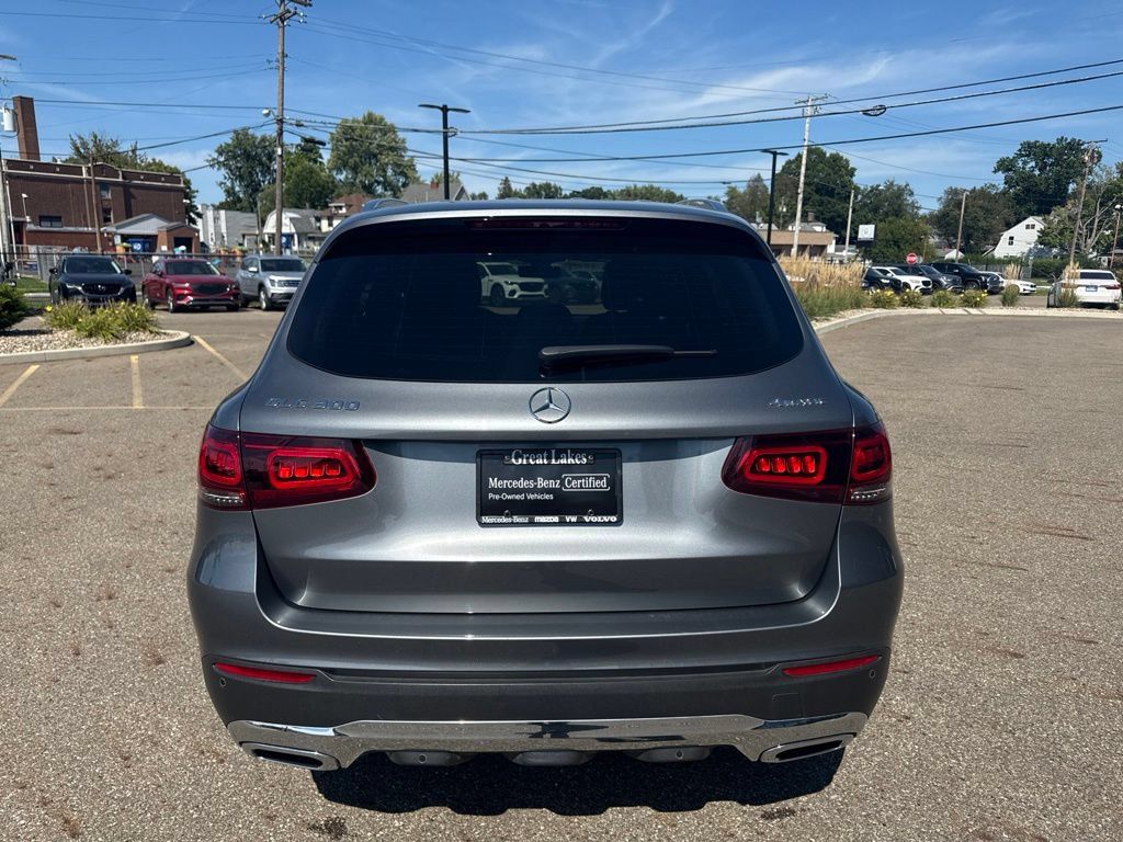 Used 2021 Mercedes-Benz GLC 300 4MATIC image 7