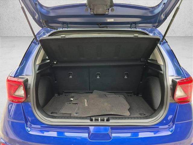 Used 2022 Hyundai Venue SEL FWD image 6