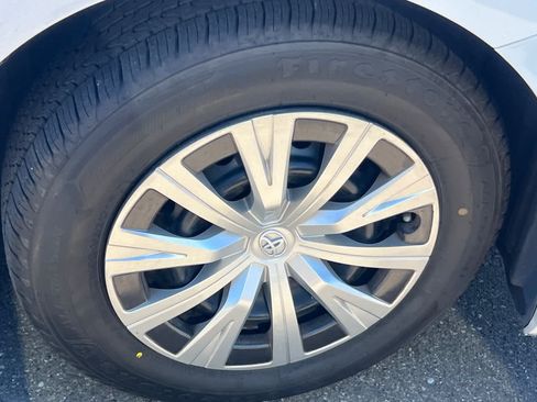 Used 2022 Toyota Camry LE FWD image 15