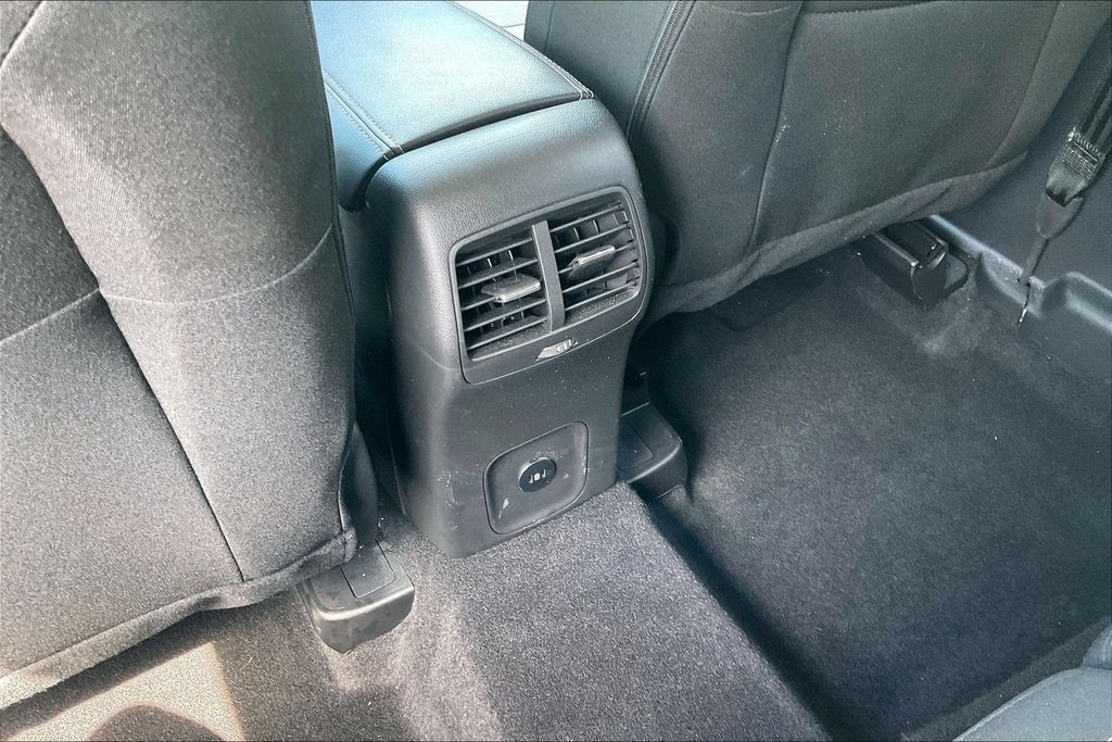 Certified 2025 Ford Escape Active w/ Active Premium Tech Pack FWD image 32