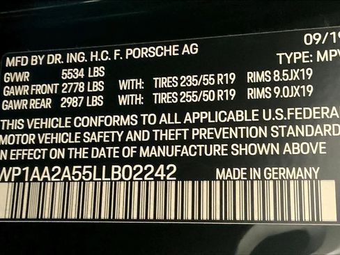 Used 2020 Porsche Macan image 33