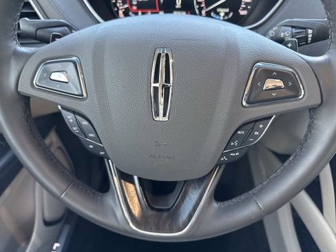 Used 2017 Lincoln MKX Select image 27