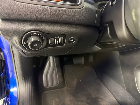 Used 2015 Chrysler 200 S w/ Navigation & Sound Group I FWD image 13