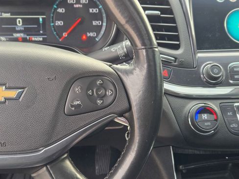 Used 2017 Chevrolet Impala LT w/ Convenience Package image 39