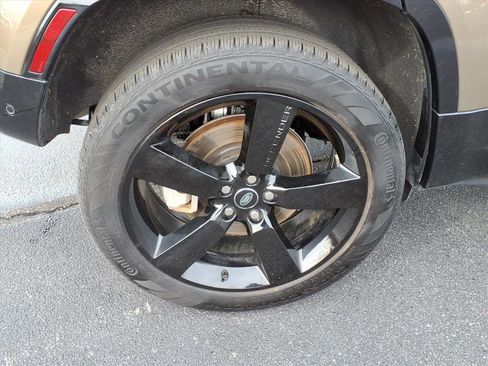 Used 2024 Land Rover Defender 110 X-Dynamic SE image 20