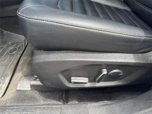 Used 2019 Ford Fusion SEL FWD image 11