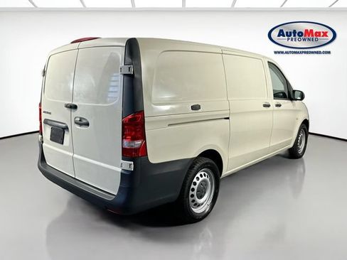 Used 2018 Mercedes-Benz Metris image 2