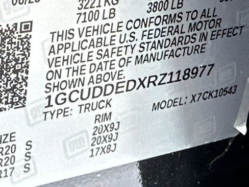 Used 2024 Chevrolet Silverado 1500 LT AWD/4WD image 31