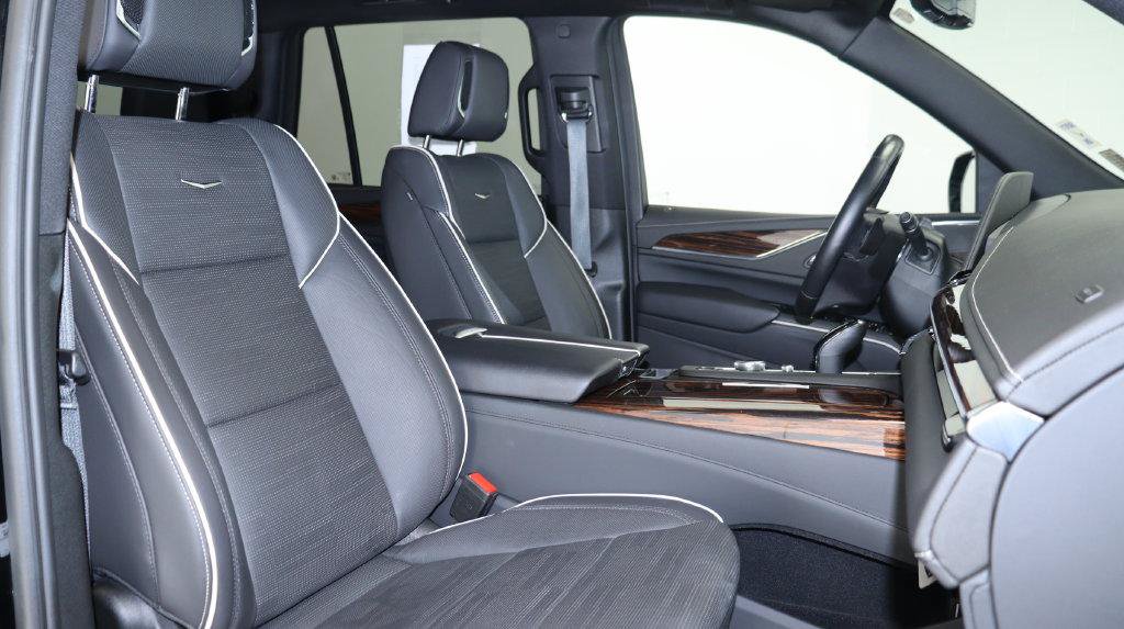 Certified 2024 Cadillac Escalade Premium Luxury w/ Performance Package AWD/4WD image 27