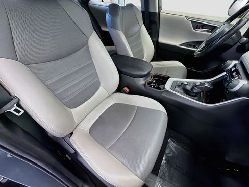 Used 2020 Toyota RAV4 Limited AWD/4WD image 15