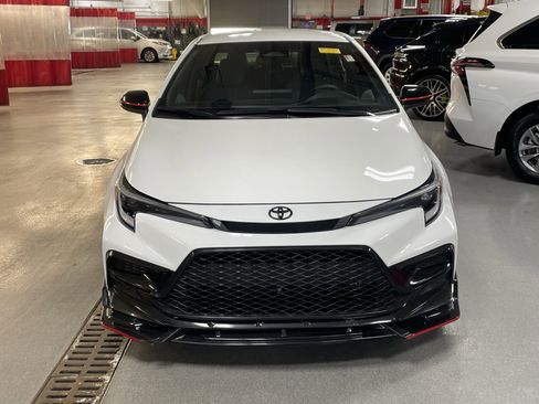 Used 2025 Toyota Corolla SE image 3
