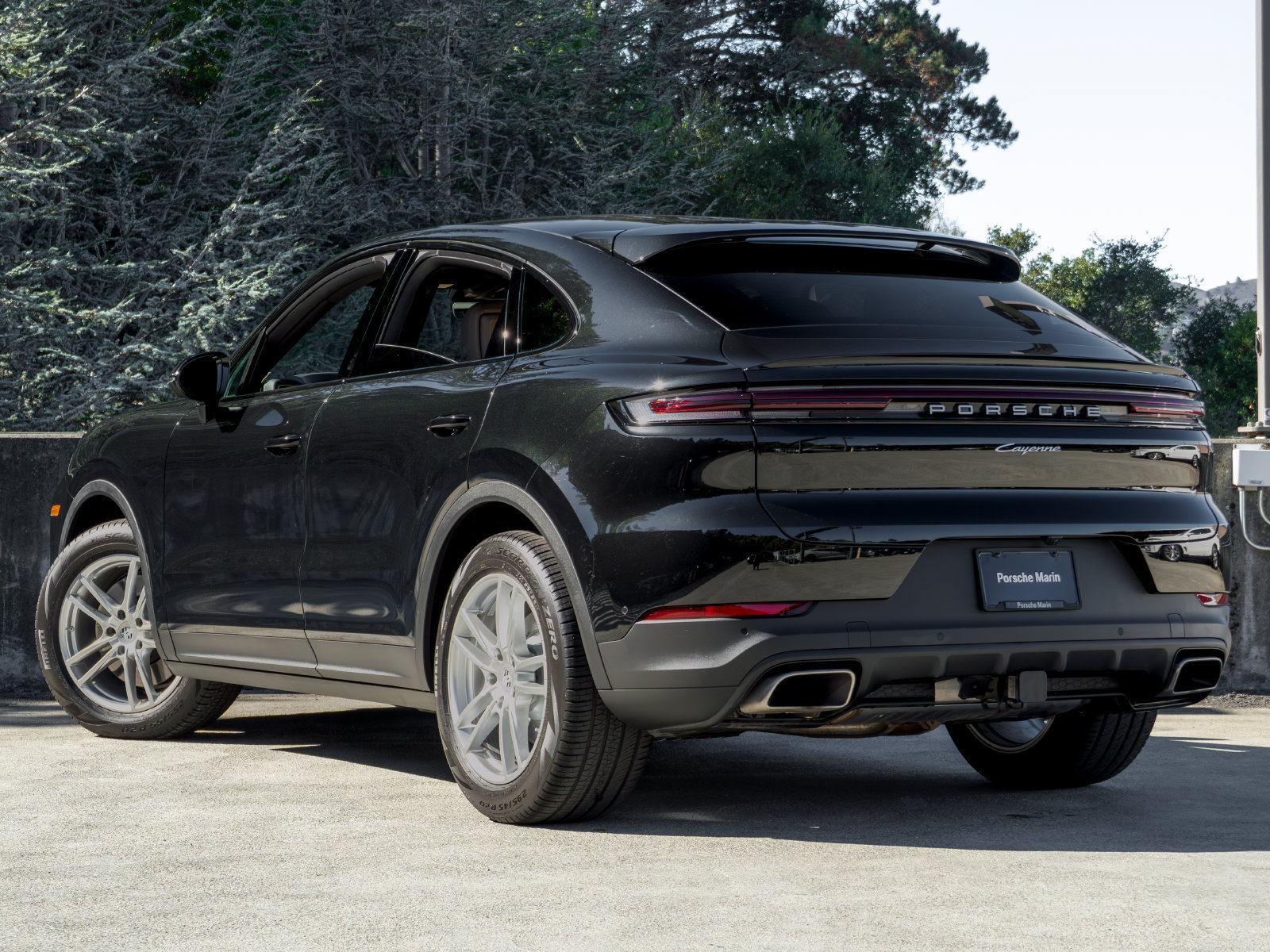 Certified 2026 Porsche Cayenne Coupe AWD/4WD image 3