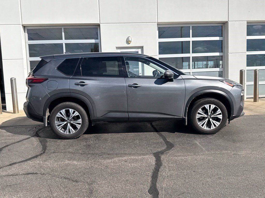 Used 2021 Nissan Rogue SV AWD/4WD image 3