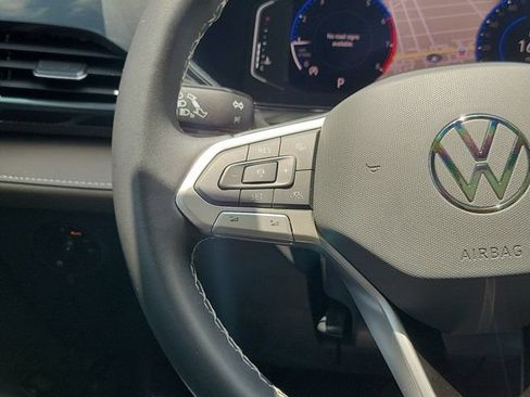 Used 2024 Volkswagen Taos SEL AWD/4WD image 15