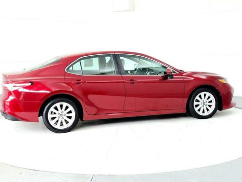 Certified 2018 Toyota Camry LE FWD image 6