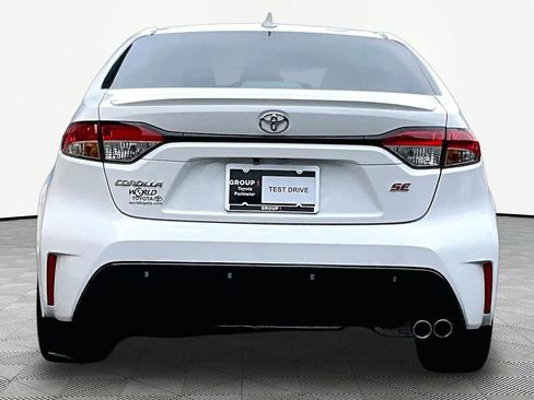 Used 2024 Toyota Corolla SE FWD image 5