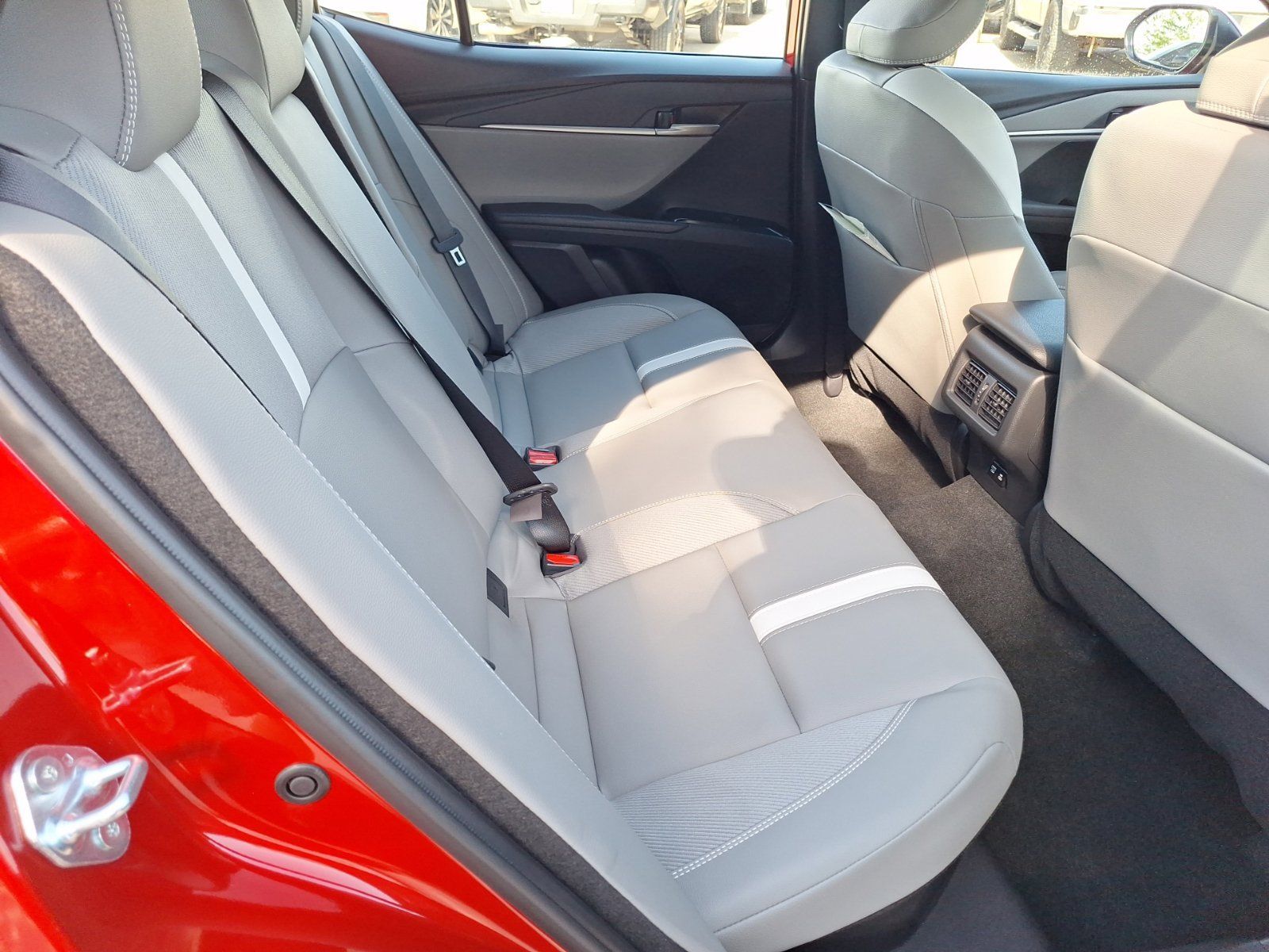 Used 2026 Toyota Camry SE w/ Convenience Package FWD image 30