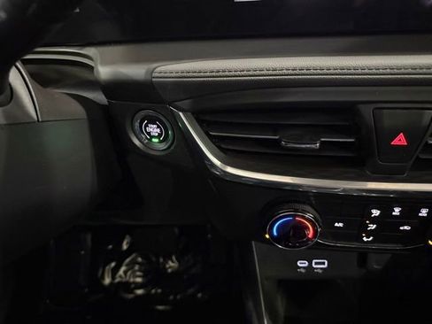 Used 2025 Buick Encore GX Preferred image 34