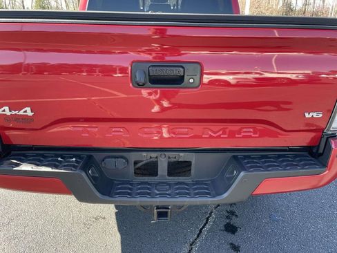 Used 2023 Toyota Tacoma Limited image 30