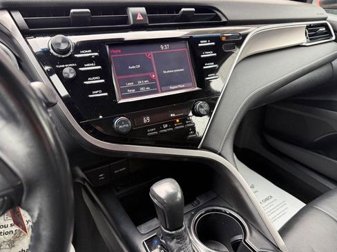 Used 2018 Toyota Camry SE image 27