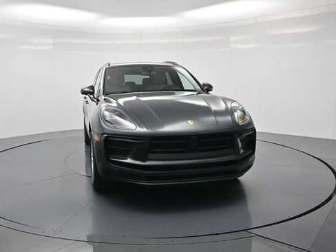 Used 2026 Porsche Macan AWD/4WD image 33