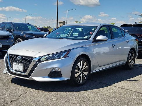 Used 2022 Nissan Altima 2.5 SV FWD image 3