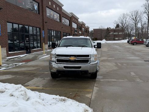 Used 2014 Chevrolet Silverado 3500 LT image 3