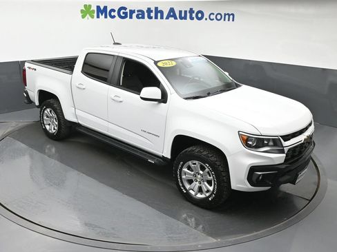 Used 2022 Chevrolet Colorado LT w/ Safety Package AWD/4WD image 3