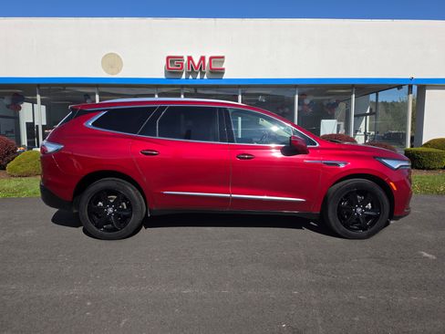 Used 2023 Buick Enclave Essence w/ Experience Buick Package AWD/4WD image 2