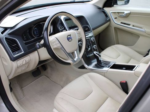 Used 2015 Volvo XC60 T5 Premier image 18