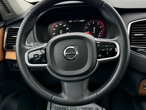 Used 2022 Volvo XC90 T6 Momentum w/ Advanced Package image 25