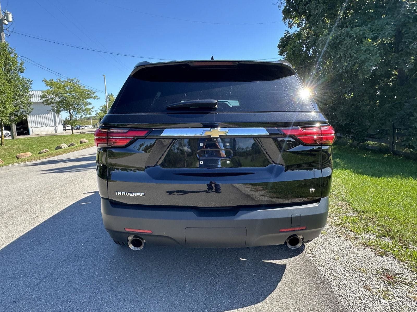 Used 2023 Chevrolet Traverse LT FWD image 25