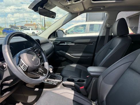 Certified 2024 Kia Seltos EX image 32