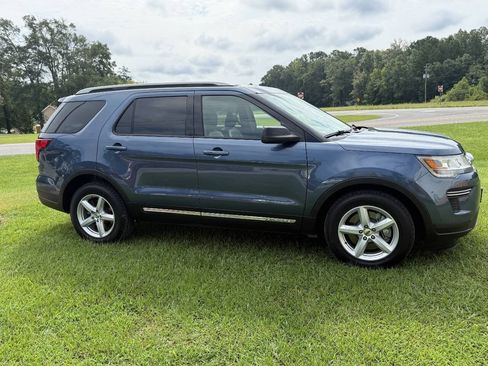 Used 2019 Ford Explorer XLT w/ Class III Trailer Tow Package FWD image 5