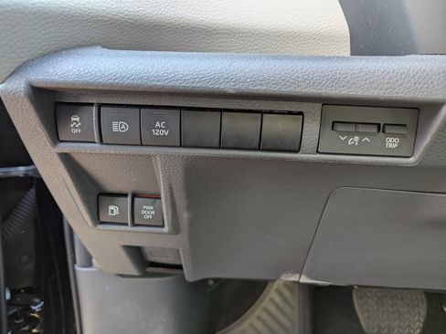 Used 2024 Toyota Sienna XLE image 15