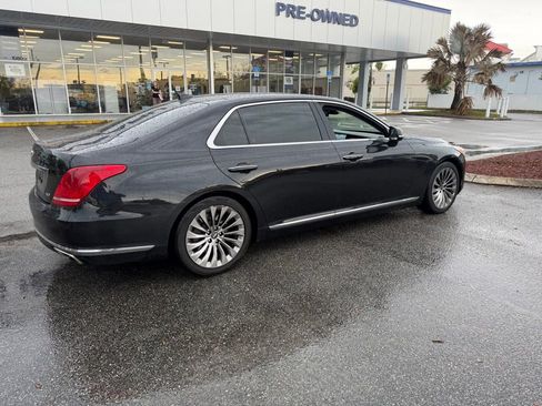 Used 2018 Genesis G90 5.0 Ultimate RWD image 3