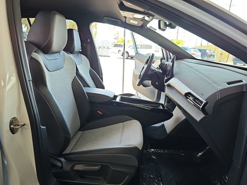 Used 2023 Volkswagen ID.4 Pro RWD image 13