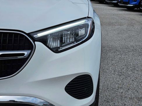 Used 2024 Mercedes-Benz GLC 300 4MATIC image 12