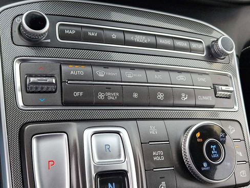 Used 2023 Hyundai Santa Fe Limited image 14