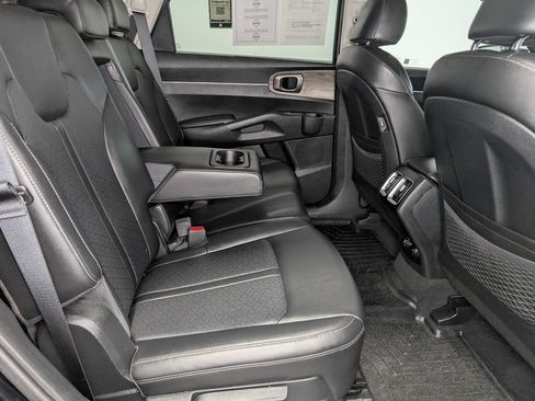 Used 2023 Kia Sorento S AWD/4WD image 42
