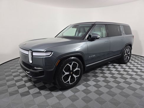 Used 2024 Rivian R1S Adventure AWD/4WD image 1